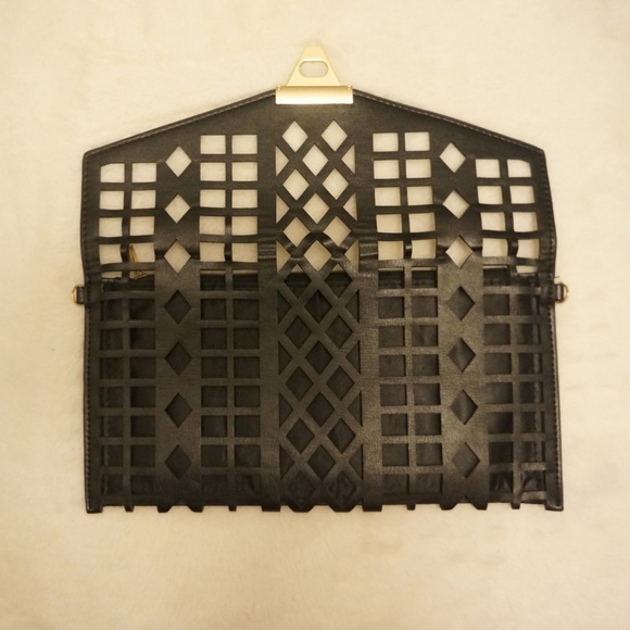 🥳Host Pick🥳 Geometric Black Clutch - Picture 2 of 3